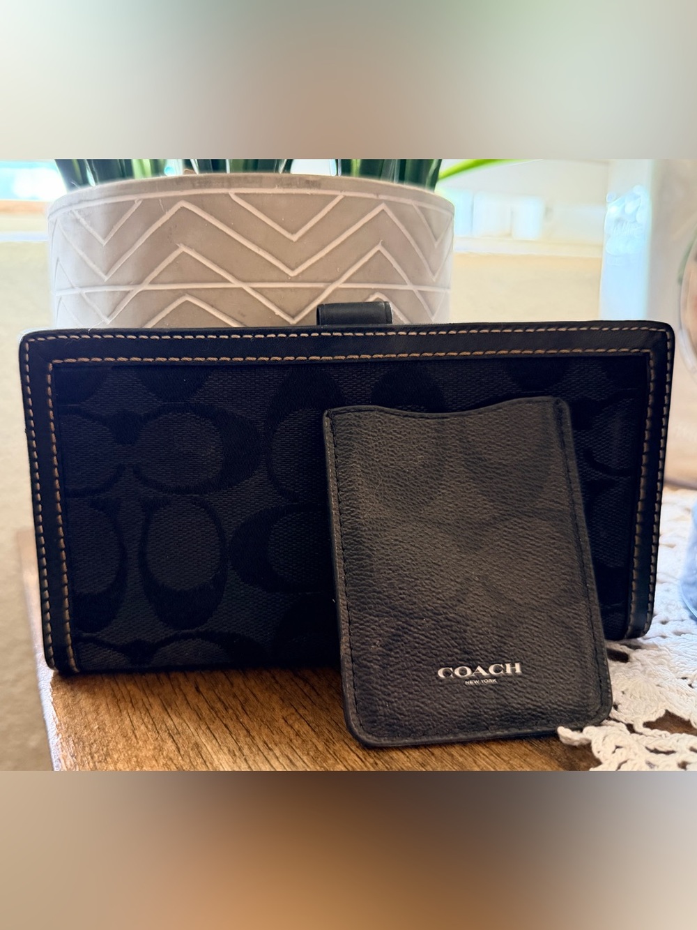 COACH Vintage Hampton Black Signature C Checkbook cover and Credit Card holder
